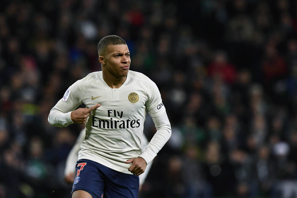 冰雪经济持续升温 一张“雪票”点燃冬季文旅消费新热潮